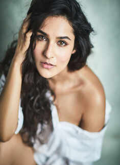 Angira Dhar is making heads turn with her glamorous photoshoots