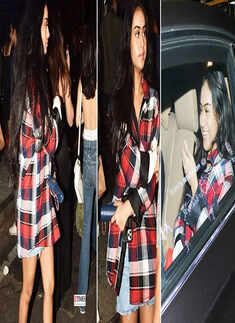 Nysa Devgn steps out in style with besties, see pictures