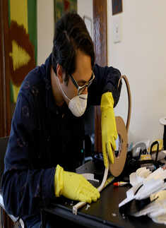 Coronavirus death toll crosses 2,300 in US