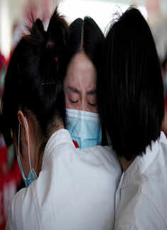 Coronavirus: China lifts 76-day lockdown on Wuhan 
