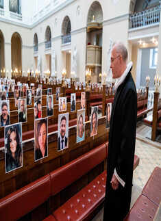 These pictures of Christians attending online prayers & masses to mark Good Friday will surely spread positive vibes!