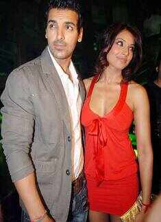 John, Bipasha call it quits!