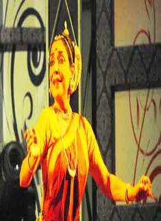 Madhavi Mudgal performs