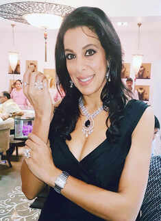 Pooja Bedi pictures