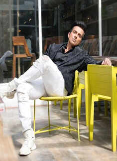 Sonu Sood is winning hearts again, arranges chartered flight for migrants