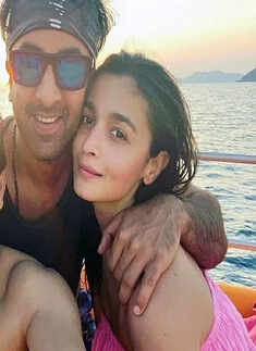 Ranbir Kapoor and Alia Bhatt pictures