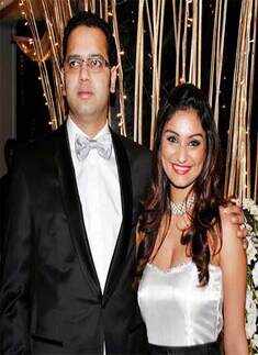 Rahul-Dimpy celebrate first anniv