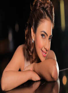 Pooja Banerjee's pictures