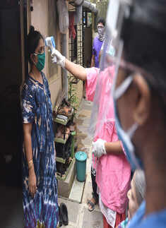 Coronavirus: Health workers conduct door-to-door screening in Mumbai
