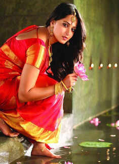 Anushka Shetty thanks fans for wishes and support as she completes 15 years in the entertainment industry