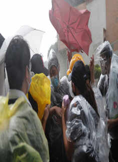 Hong Kong couple charged with rioting, found not guilty
