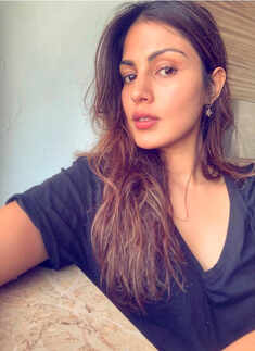 Rhea Chakraborty's pictures