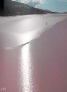 ​Lake Hillier in Australia