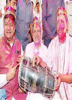 India celebrates Holi