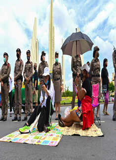 Hundreds join Thai anti-government protest