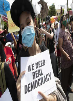 Hundreds join Thai anti-government protest
