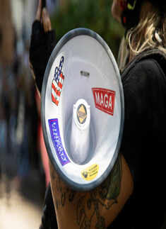 Portland: Violent clashes erupt between protesters and far-right demonstrators