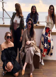 Stunning pictures of pregnant Kareena Kapoor Khan with her girl gang