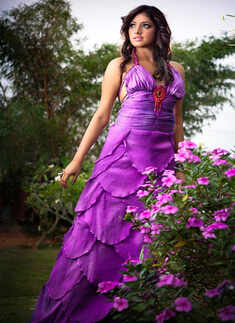 Hariprriya all set to star opposite Diganth in Evaru remake