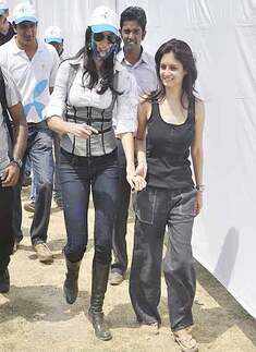 Yana Gupta @ Holi event