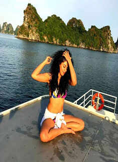 &lsquo;FIR&rsquo; fame Kavita Kaushik beats the heat in style