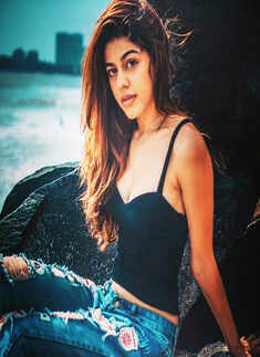 Pictures of Alaya F from Bal Thackeray's grandson Aaishvary's birthday party go viral