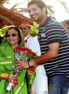 Pres. Pratibha Patil felicitates World Champions