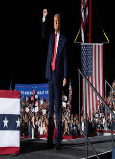 Donald Trump holds election rallies