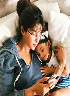 Doting aunt Priyanka Chopra shares an adorable picture with her little niece