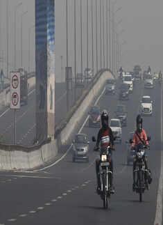 Delhi chokes on 'severe' smog as farm fires soar