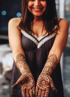 Candid pictures from Neha Kakkar and Rohanpreet Singh's gurudwara wedding