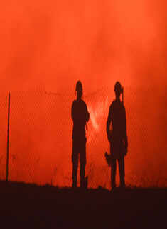 Silverado wildfire forces thousands to evacuate in California