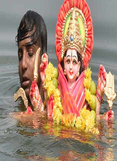 Durga Puja celebrations end with idol immersion