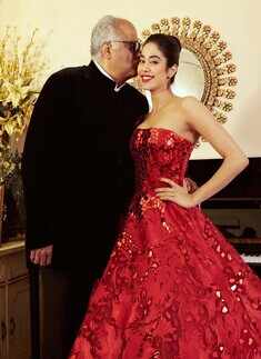 Janhvi Kapoor bears uncanny resemblance to mother Sridevi in these pictures