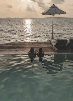 Shibani Dandekar and Farhan Akhtar share pictures from their beach vacation