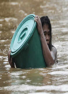 Floods wreak havoc in Philippines
