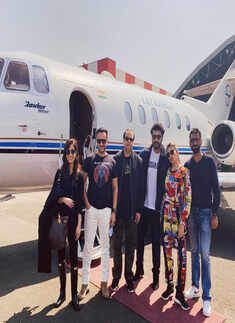 Malaika Arora soaks in sun with Kareena Kapoor & Tamiur during Dharamshala vacay