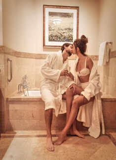 New loved-up pictures of Alanna Panday with her boyfriend Ivor go viral!