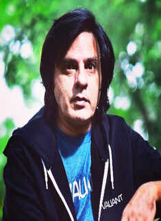 New pictures of Rahul Roy from the hospital go viral