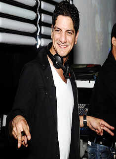 DJ Aqeel performs @ Hype