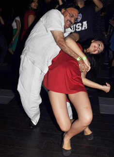 Apache Indian performance @ Jynxxx