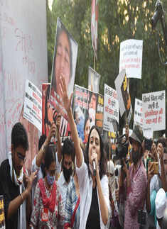 Swara Bhasker joins protest over Hathras Gang Rape at Jantar Mantar