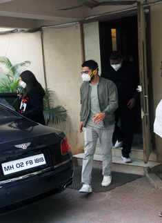 Candid moments of parents-to-be Virat Kohli and Anushka Sharma