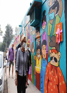 Delhi artists & Finnish embassy collaborate to beautify Khan Market walls