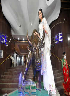 Athiya Shetty flags off muhurat trading session at BSE