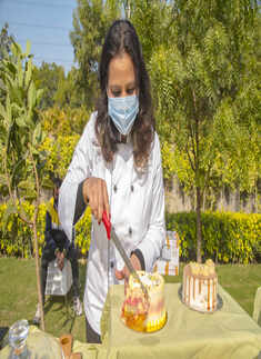 Pooches come together with their hoomans at this paw party