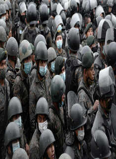 Guatemalan forces clash with US-bound migrant caravan