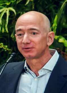 Top 10 richest people in the world