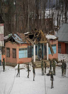 One soldier martyred, 3 injured in J&K terror attack