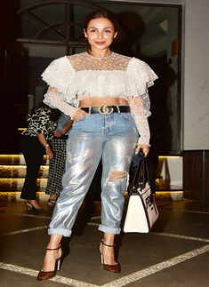 New stylish pictures of Malaika Arora from her dinner outing